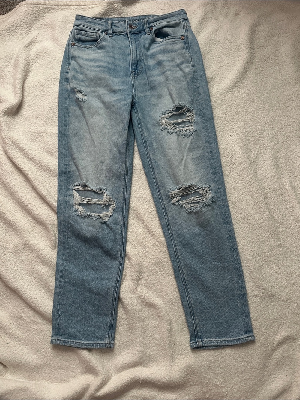American Eagle Outfitters Light Blue Distressed Straight Leg Jeans size 2 womans